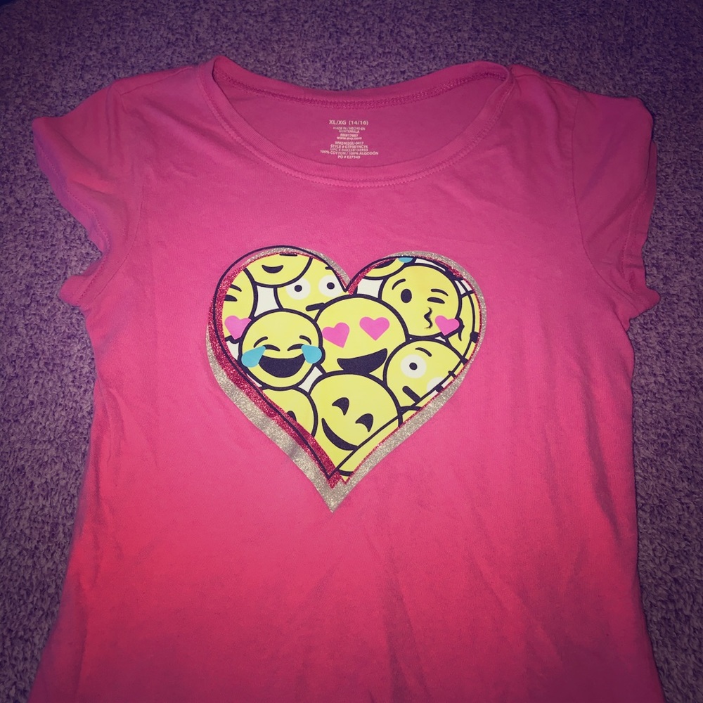A pink Emoji shirt 👚